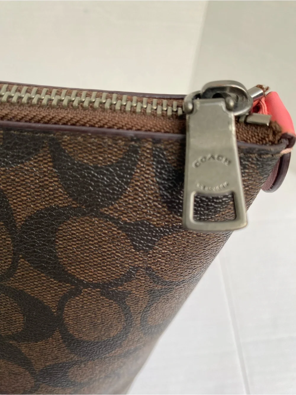 Coach GALLERY TOTE Brown Signature Tote with Pink Trim and Handles COACH BAGS 🩷